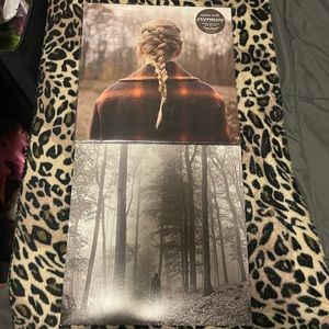 Taylor swift folklore and evermore taylor swift vinyl